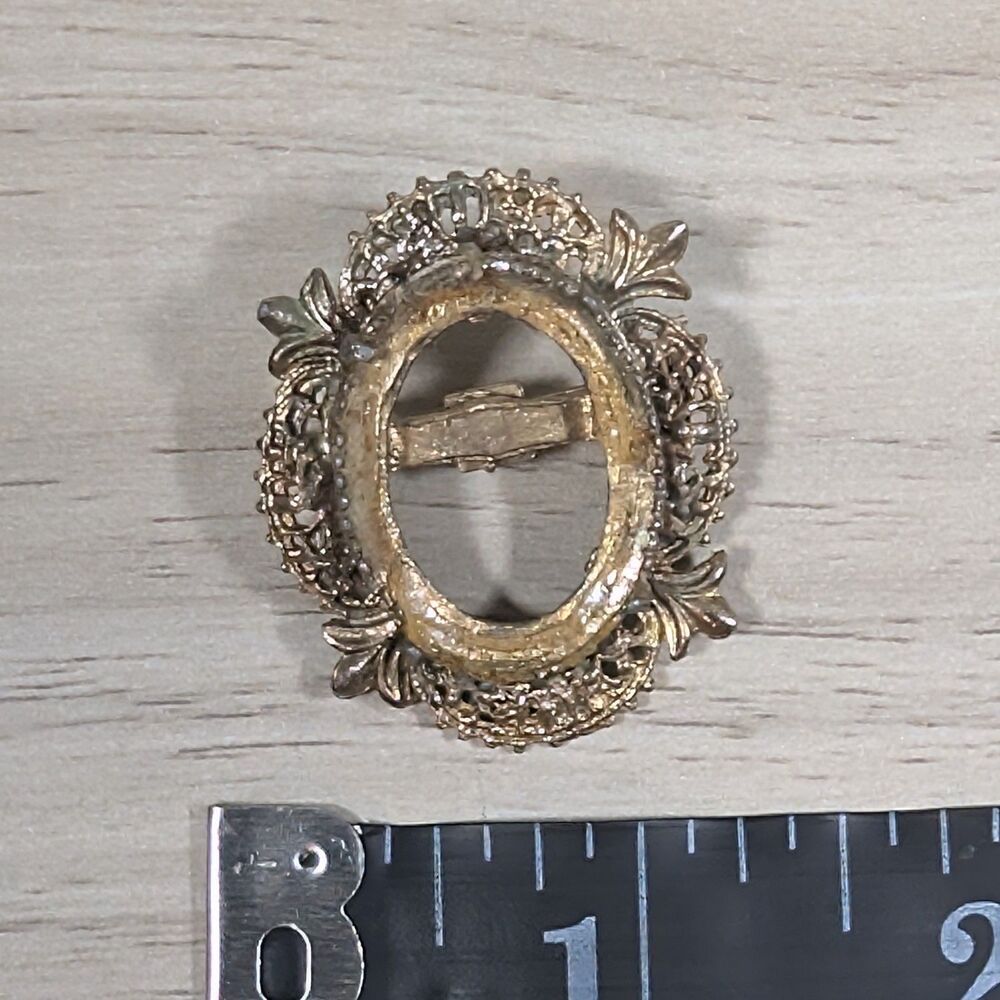 Vintage Gold Tone Brooch Setting Empty Cameo Frame Rhinestone Oval